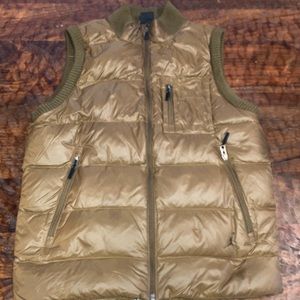 very nice Jordan puffer vest…small but runs medium very good condition